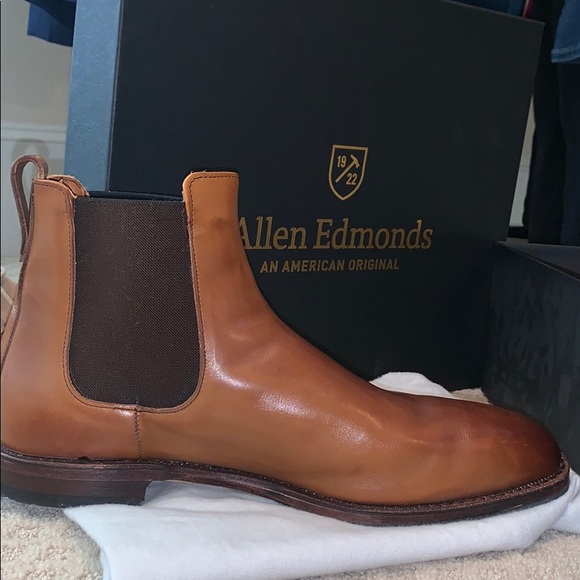 Men’s Allen Edmonds Liverpool Boots - Picture 2 of 7
